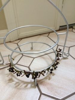 Plant stand with or without plates