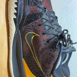Nike Kyrie 7 Raygun