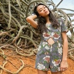 New With Tags Tavik Floral Romper Size Small