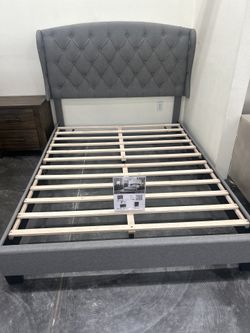 Queen Modern Tufted Grey Platform Bed! Cama Queen!!!
