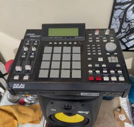 Akai MPC2500 Music Production Center