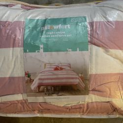 Full/Queen Pink Pillowfort Comforter Set