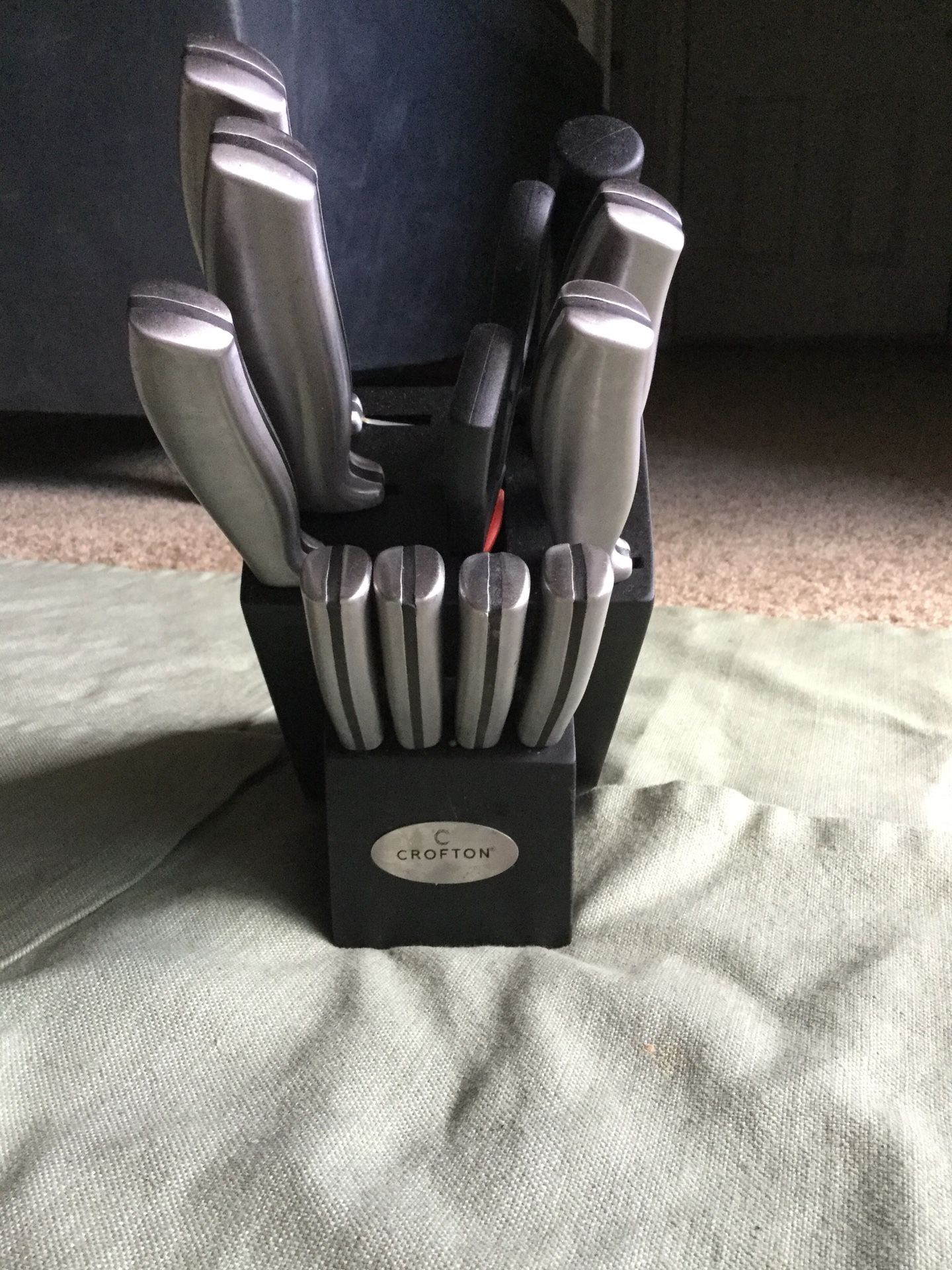 Astercook Knife Set, 15 Pieces Chef Knife Set with Block for Kitchen,  German Stainless Steel Knife Block Set, for Sale in San Antonio, TX -  OfferUp