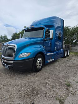 2019 International Bunk Sleeper