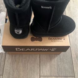  Brand new- bear paw Size 7 Toddler