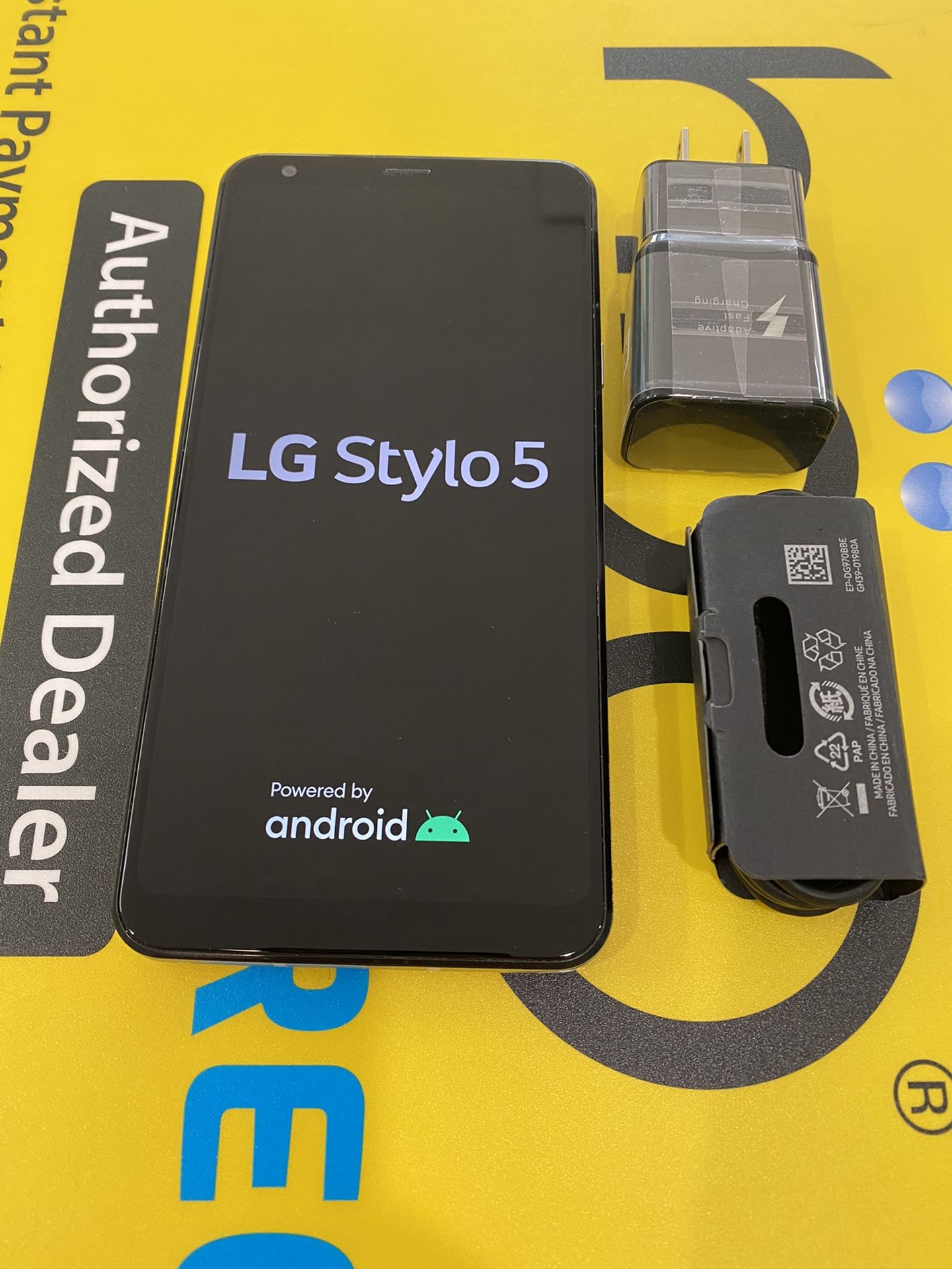 LG Stylo 5 32 gb unlocked with store warranty Like new condition for