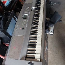 Yamaha Keyboard Big