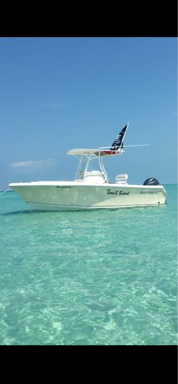 2016 Sailfish 220 Center Console
