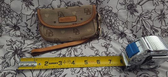 Dooney & bourke purse