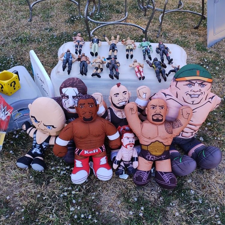 WWE COLLECTABLES 