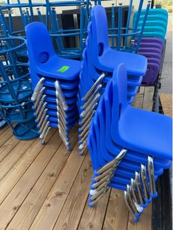 Kids stackable chairs
