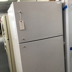 New Insignia 18 Cu Ft Top And Bottom Fridge. 1 year Warranty 