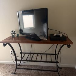 Phillips tv And tv Stand 