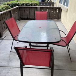 Patio table With chairs