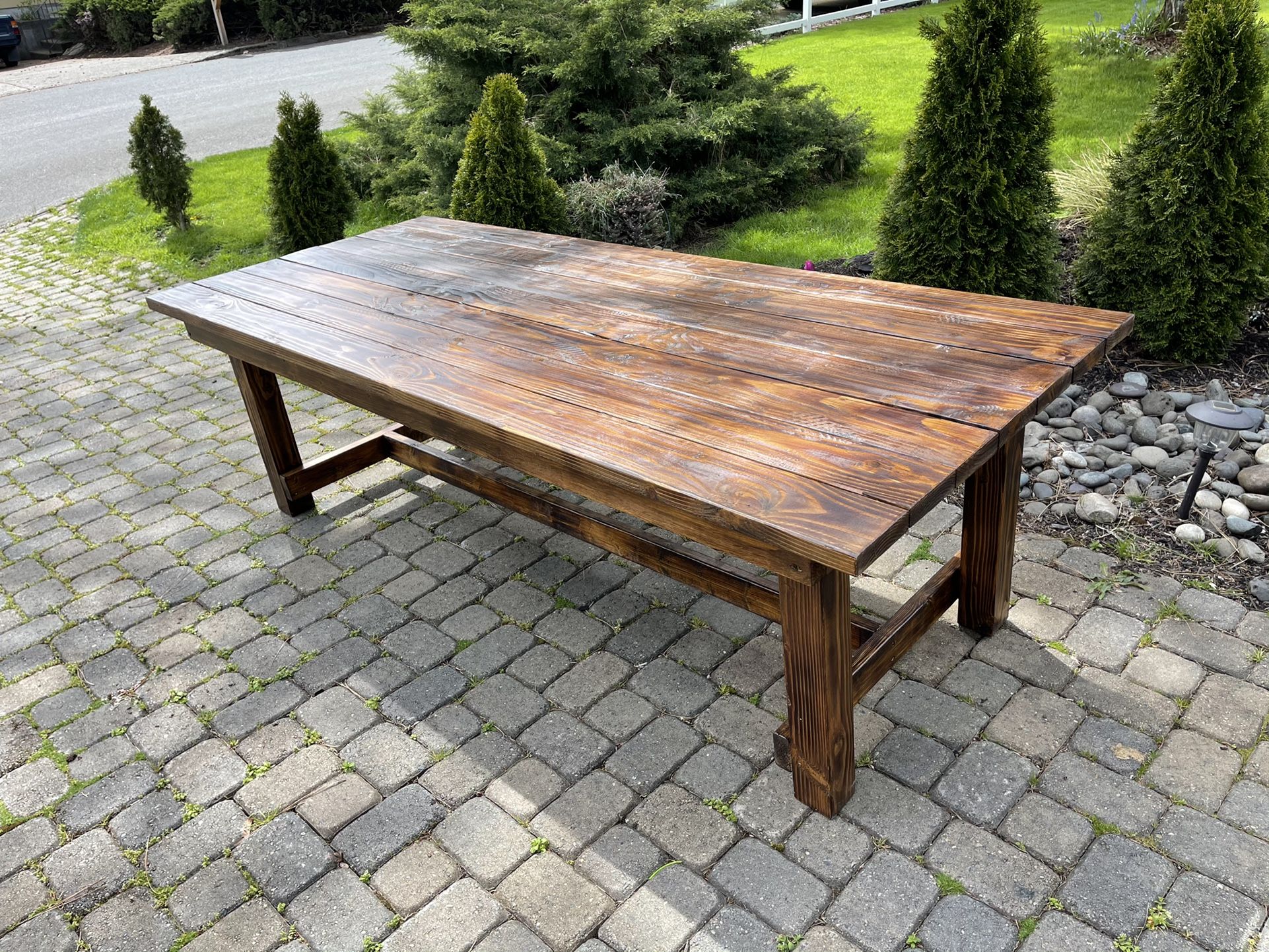 GORGEOUS CUSTOM DINING TABLE, BRAND NEW NEVER USED!