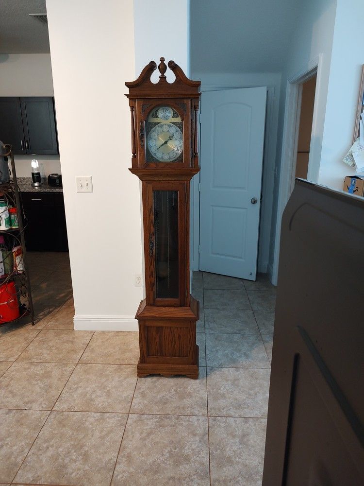 Grandfather Clock - Tempus Fugit