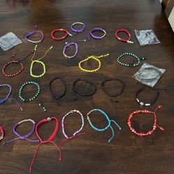 Pulseras, Bracelets