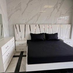 Queen Size. New.leather 