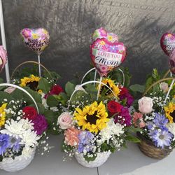 Mother’s Day’s Flowers And Gifts 