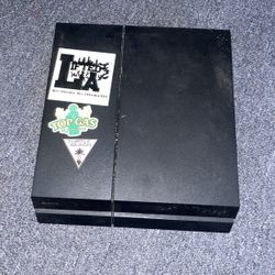 Broken PS4