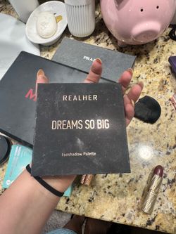 Realher "Dreams So Big" 9-Pan Nude/Rose Eyeshadow Palette