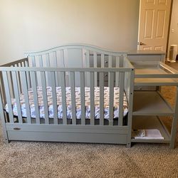 Greco crib & Changing Table 
