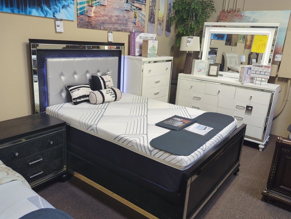 BEAUTIFUL BEDROOM SET 4PCS NEW