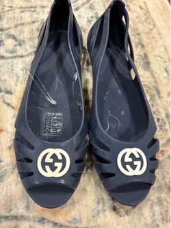 Gucci girls jelly shoes size 32