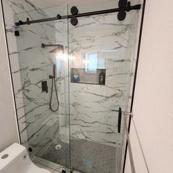 SLIDING SHOWER DOORS MATTE BLACK