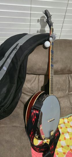 5-String Banjo with Gig Bag and Strap. $120 OBO