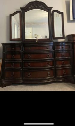 King Bedroom Set- 8 Pieces, Cherry Wood
