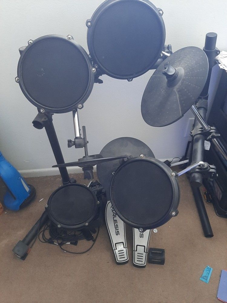 Alesis Turbo Mesh Electronic Drum Set