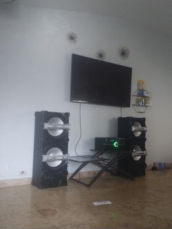 TV Plus table stand Plus speakers
