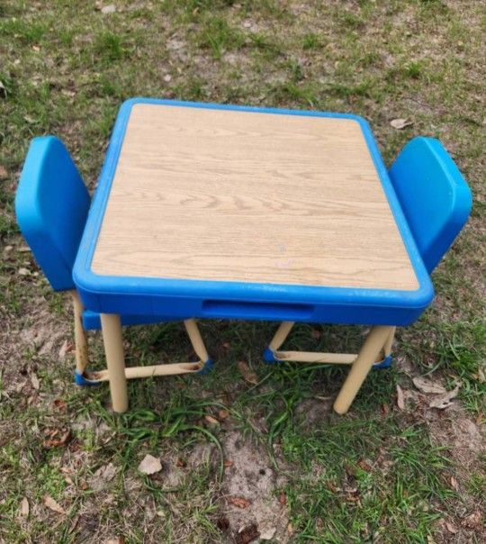1985 Fisher Price Kids Table