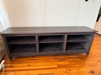 TV Table and 2 Night Stands Free - Pick up asap SOBE