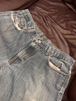 Levi's blue denim jeans with cut hem (capri fit)
