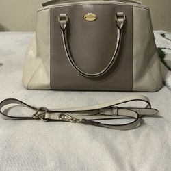 Coach Margot Carryall 