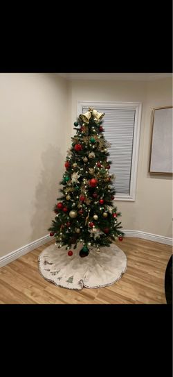 7-Foot Pre-Lit Christmas Tree – Includes Storage Bag & Tree Skirt
