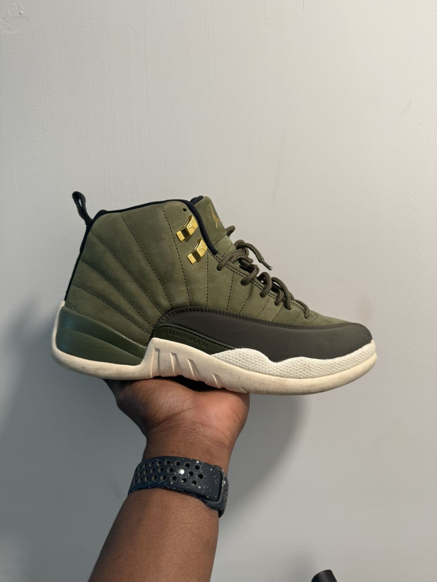 Jordan Retro 12 Olives 