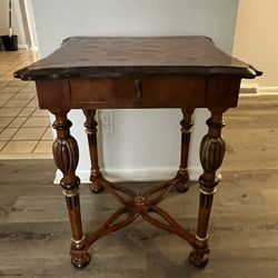 Table (small/side/lamp)