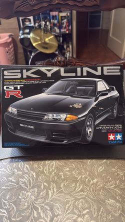 Tamiya 1/24 Nissan Skyline GT-R Model Kit