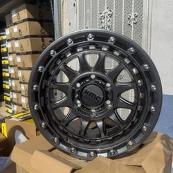 17” Kmc 556 Crux Gunmetal 6x139