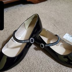 SZ 4 YOUTH GIRLS SHOES