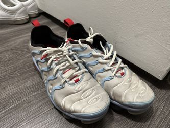 Nike VAPORMAX University.