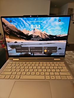 Lenevo yoga 2 in 1, "ai ready" laptop bought 2025 for sale, excellent condition