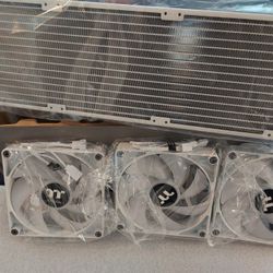 Thermaltake TH420 V2 Ultra ARGB Sync/AlO Liquid Cooler/ARGB Fan 140 * 3/PWM 500~1800rpm/Water Block 2.1" LCD/White, CL-W407-PL14SW-A