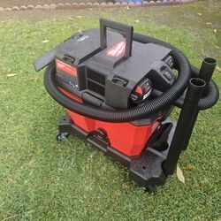 Milwaukee 9 Gallon Wet And Dry Vac Wireless 