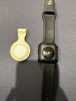 Apple Watch SE 2 & AirTag