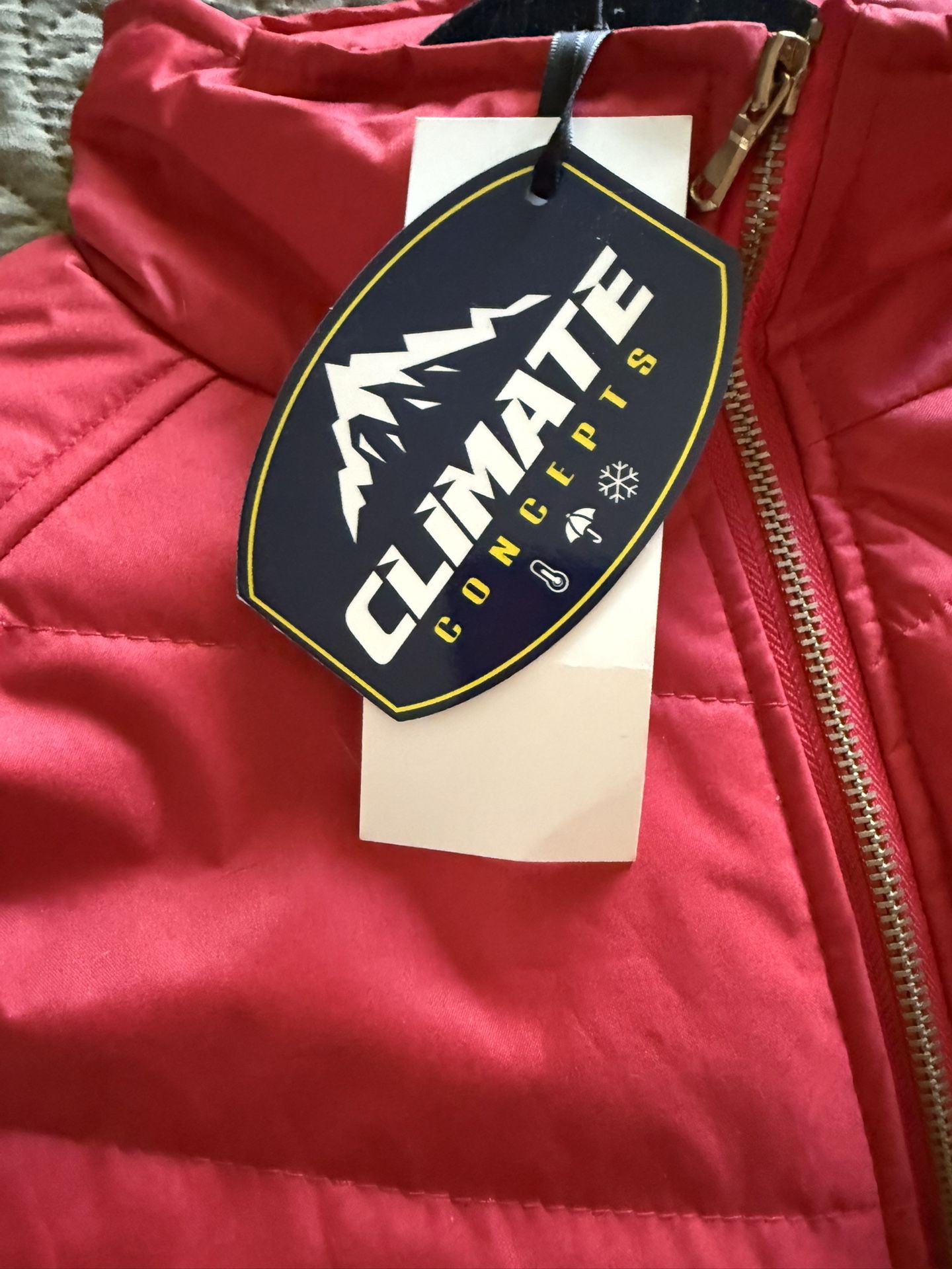New with tags Women’s Red Puffer Vest Plus Size 3X Cimate Concepts