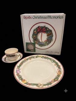 Spode Christmas Memories 3-Piece Place Setting(8 place settings available )